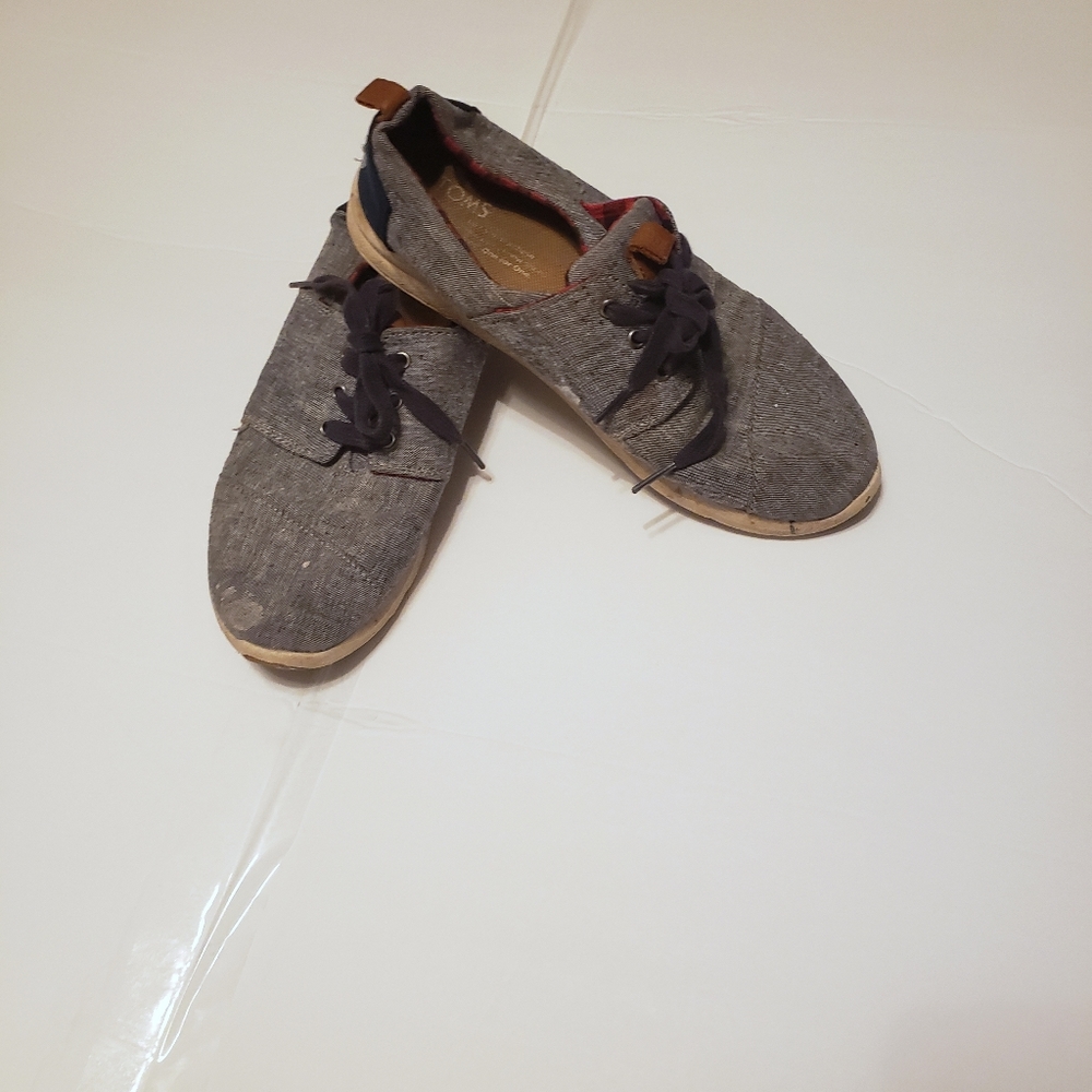 Tom's shoes